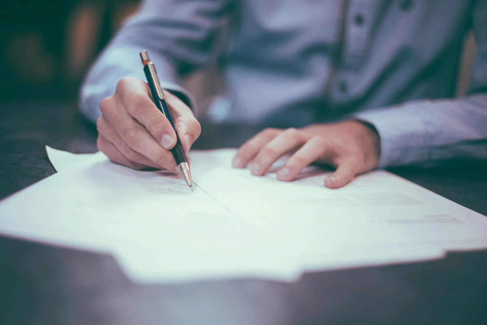 Assinatura de contrato imobiliário